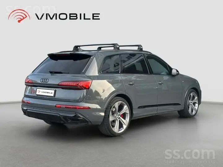 Audi Q7 2021 photo 2