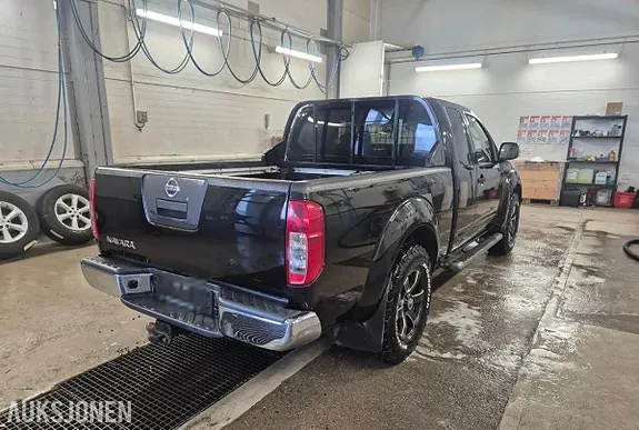 Nissan Navara 2010 photo 3