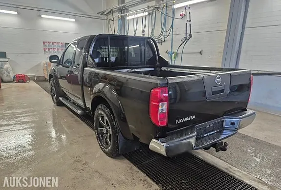 Nissan Navara 2010 photo 4