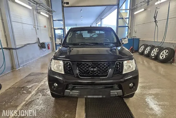 Nissan Navara 2010 photo 5