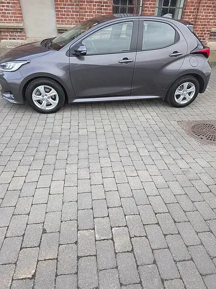 Toyota Yaris 2021 photo 2