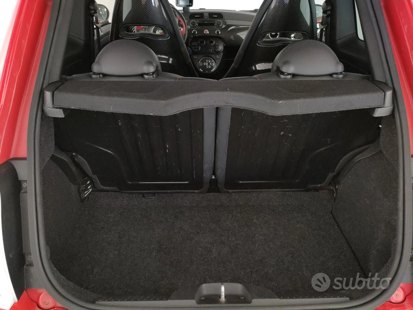Abarth 695 2011 photo 4