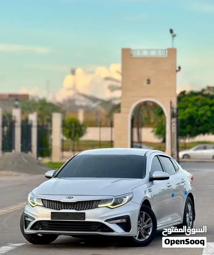 Kia Optima 2019 photo 2