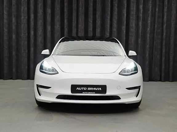 Tesla Model 3 2022 photo 2