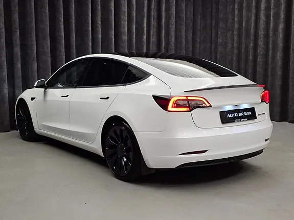 Tesla Model 3 2022 photo 5