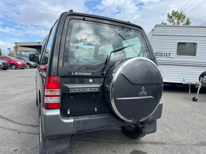 Mitsubishi Pajero Mini 1997 photo 4