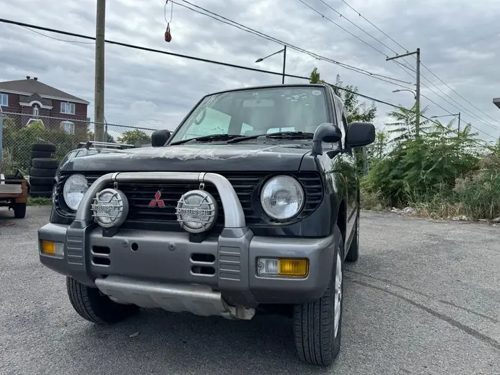 Mitsubishi Pajero Mini 1997 photo 2