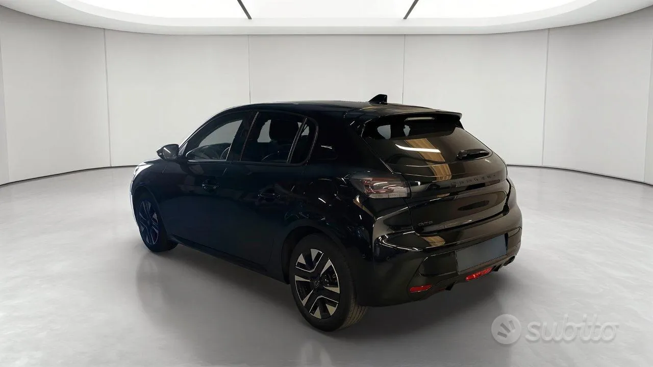 Peugeot 208 2024 photo 2