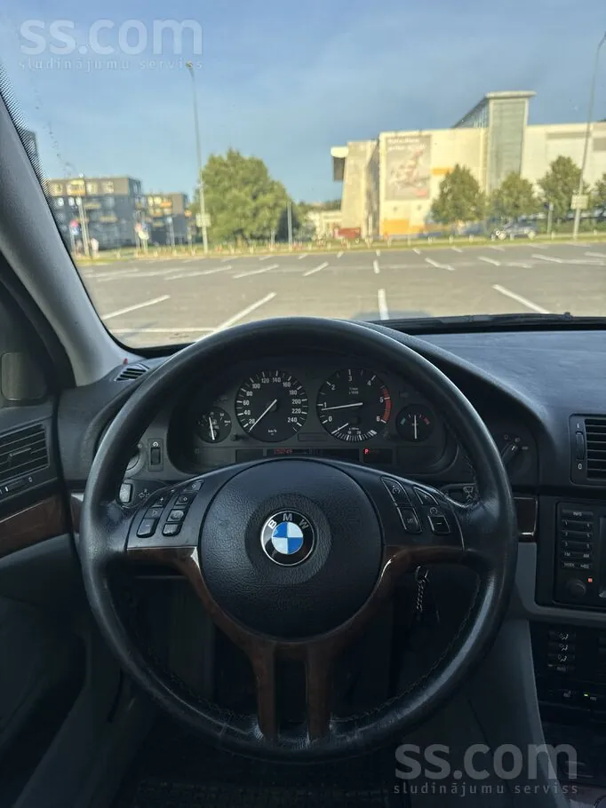 BMW E39 Touring 2001 photo 3