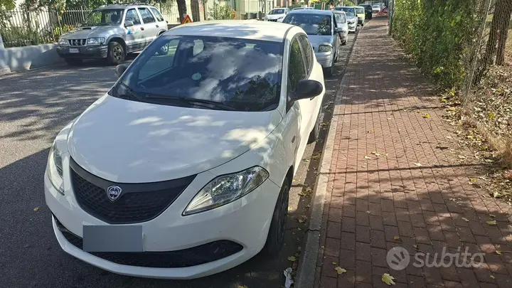 Lancia Ypsilon 2020 photo 2