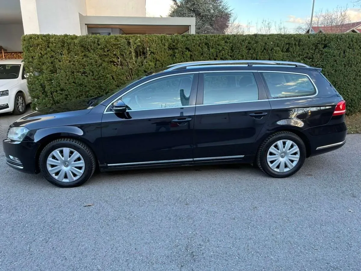 Volkswagen Passat 2012 photo 2