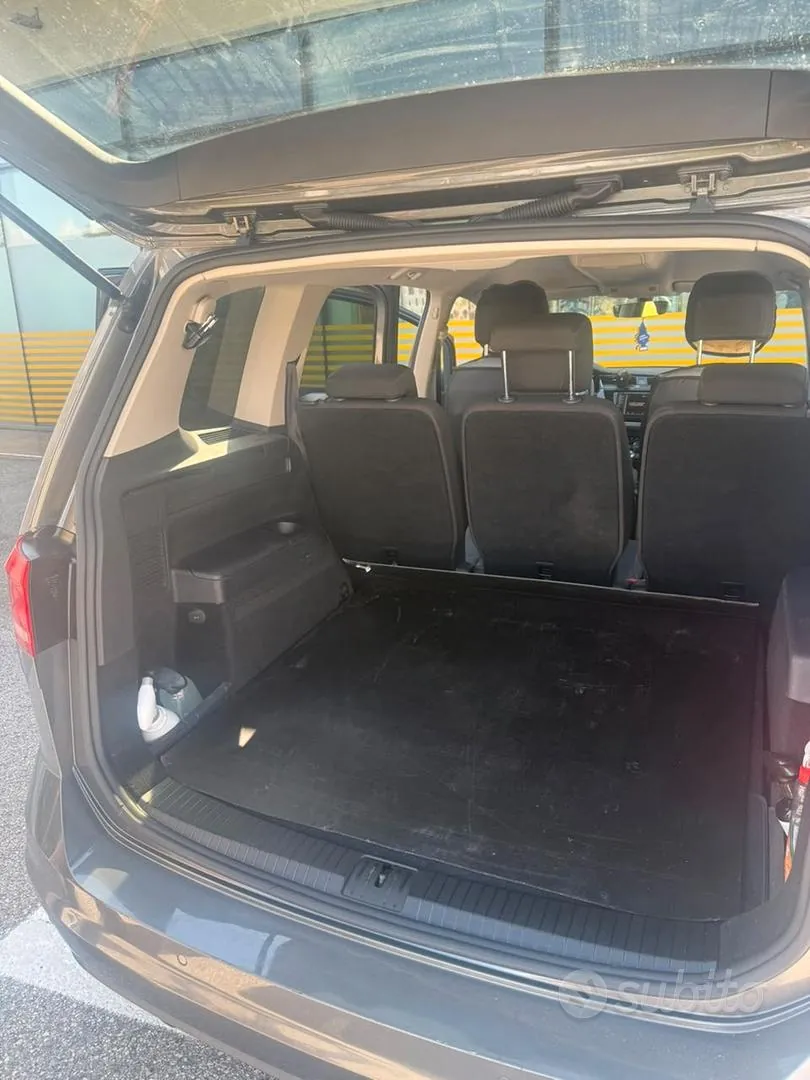 Volkswagen Touran 2016 photo 2