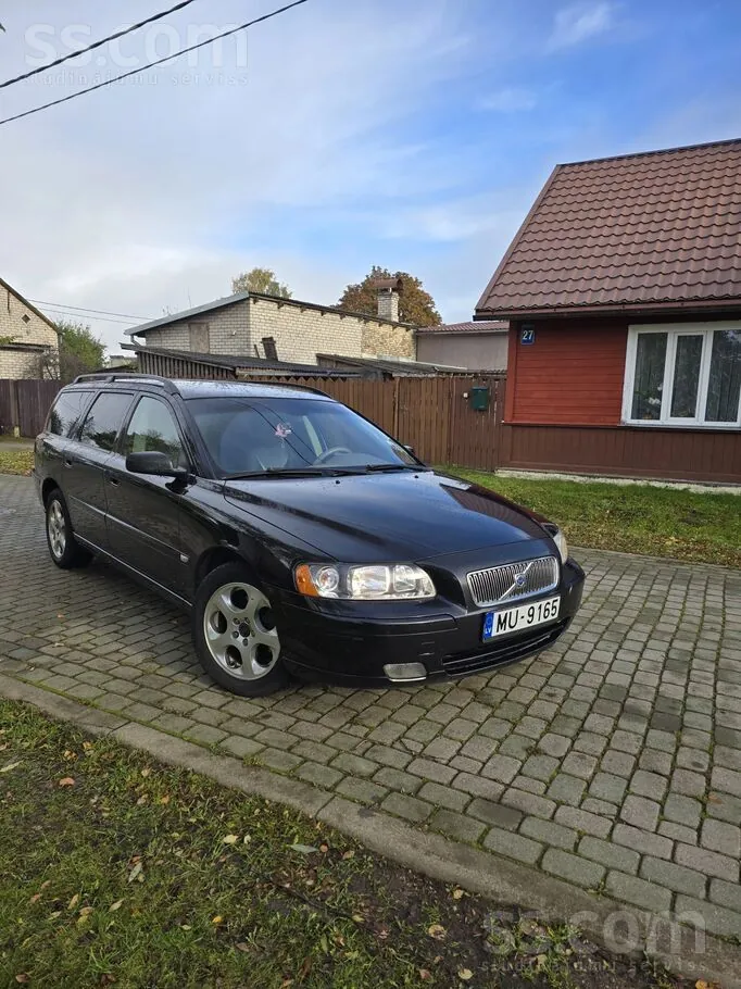 Volvo V70 2006 photo 2