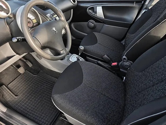 Peugeot 107 2011 photo 5