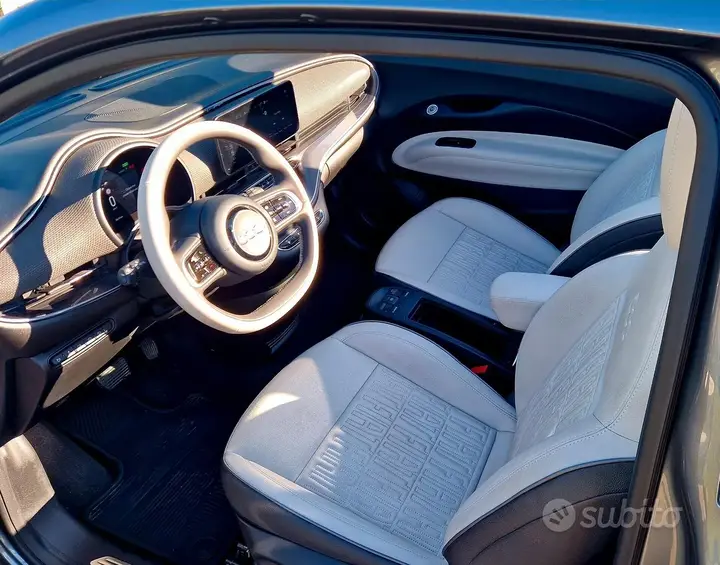 Fiat 500 La Prima Cabrio 2020 photo 3