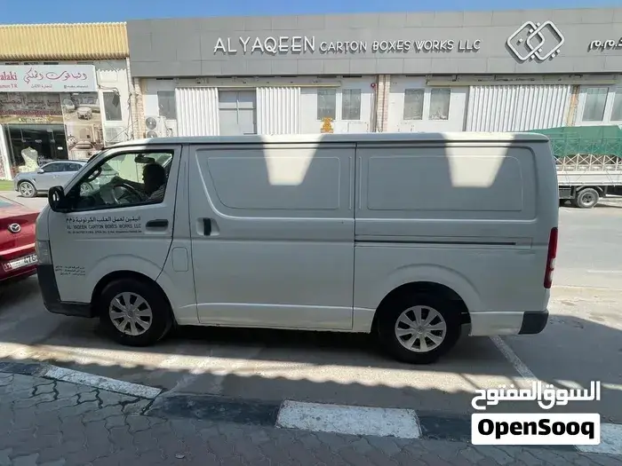 Toyota Hiace 2016 photo 3