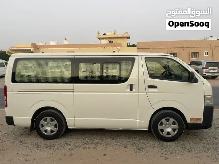 Toyota Hiace 2016 photo 5