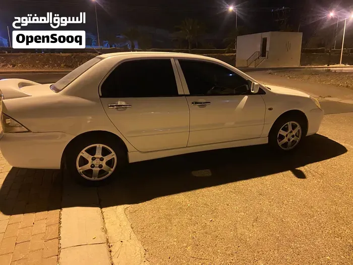 Mitsubishi Lancer 2009 photo 4