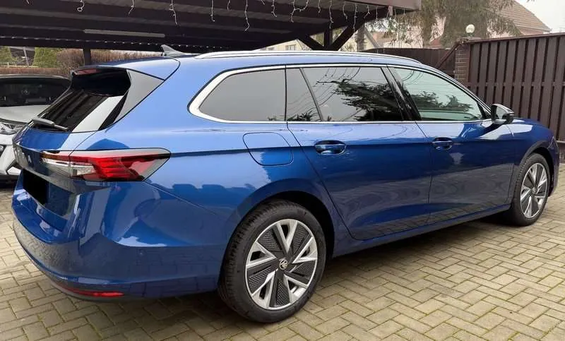 Skoda Superb Combi 2025 photo 4