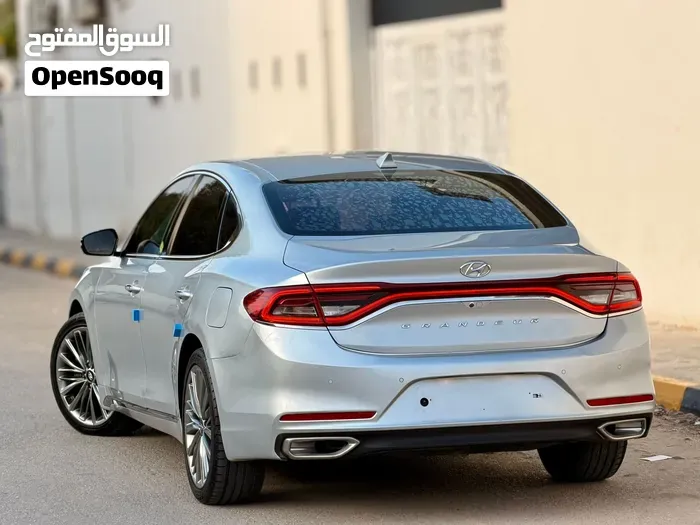 Hyundai Azera 2018 photo 4