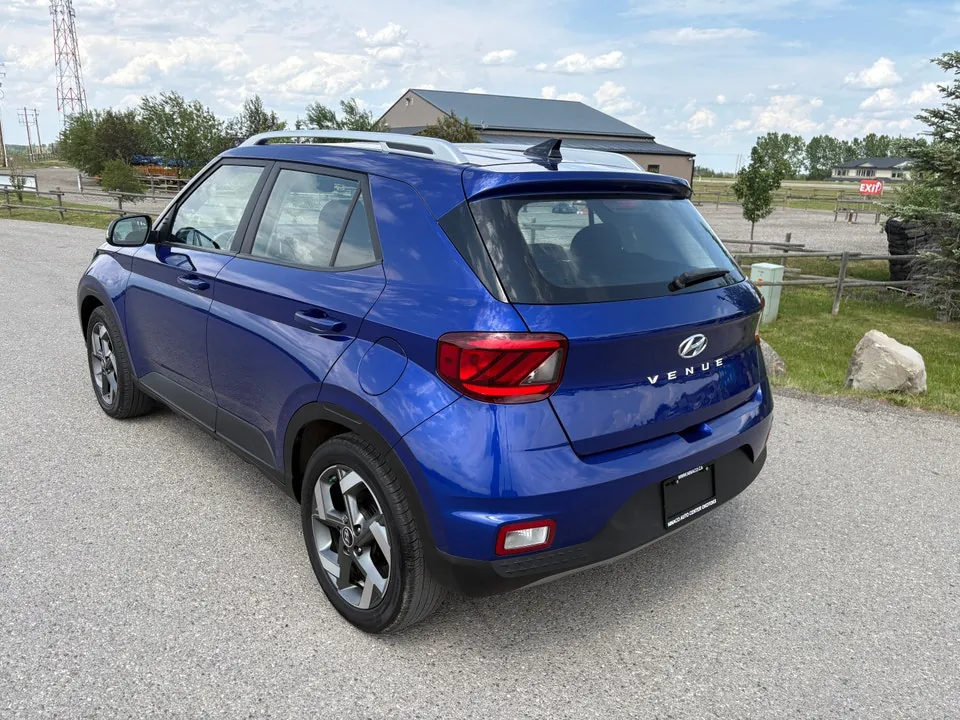 Hyundai Venue 2022 photo 3
