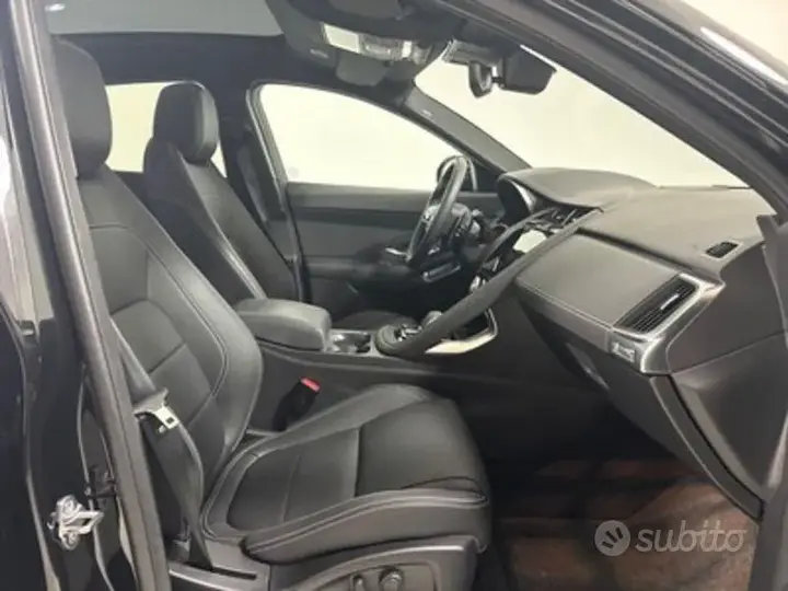 Jaguar E-Pace 2024 photo 3