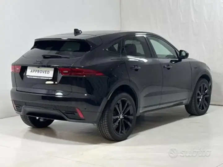 Jaguar E-Pace 2024 photo 2