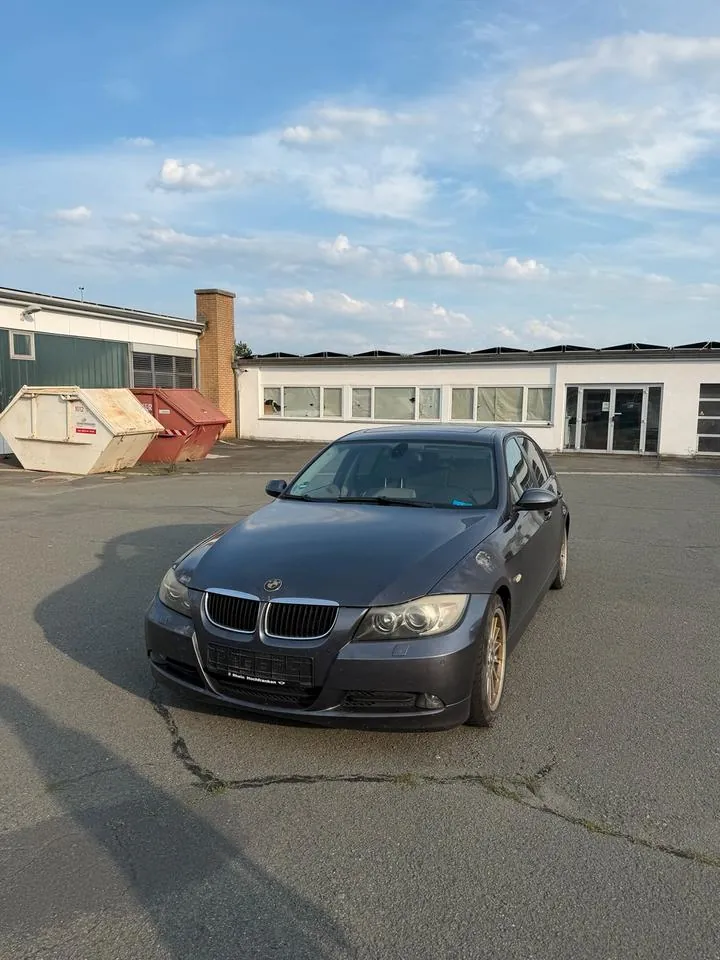 BMW E90