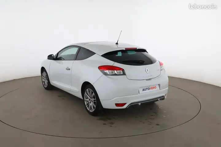 Renault Megane 2015 photo 2