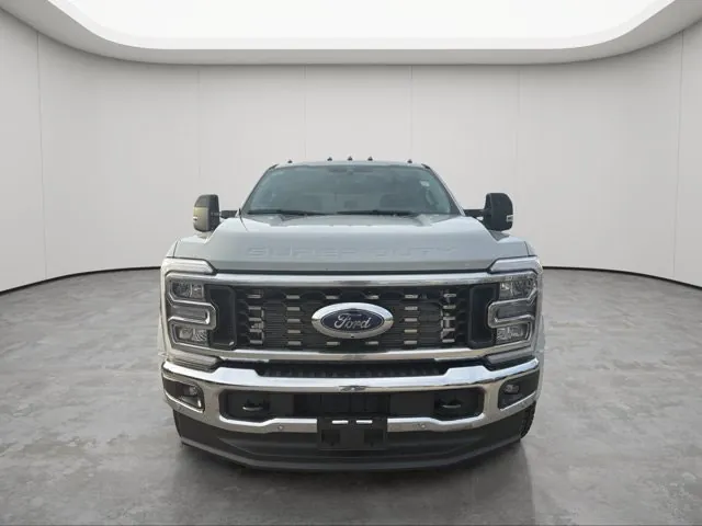 Ford Super Duty F-450 2026 photo 2