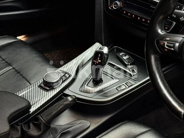 BMW 318I 2017 photo 3
