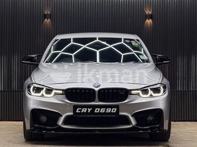 BMW 318I