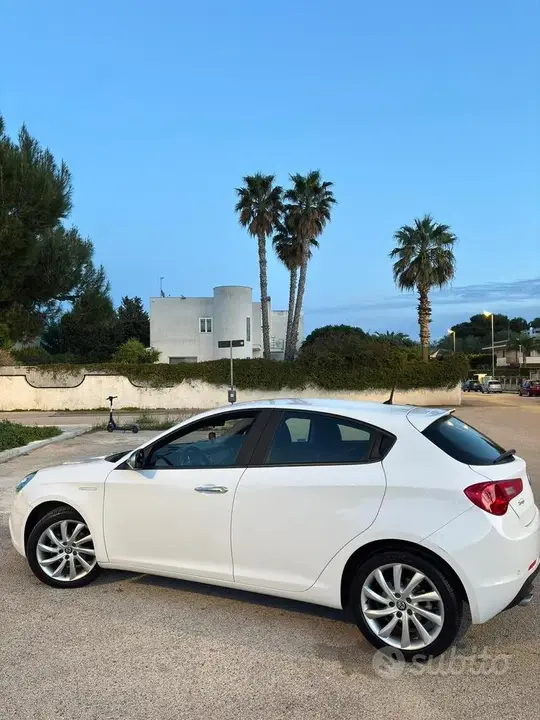 Alfa Romeo Giulietta 2017 photo 4