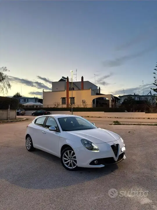 Alfa Romeo Giulietta 2017 photo 2