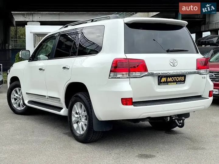 Toyota Land Cruiser 2021 photo 2