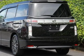 Nissan Elgrand 2018 photo 4