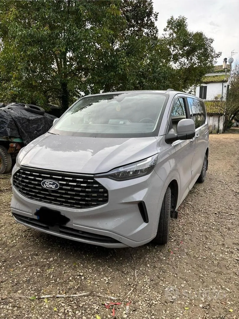 Ford Tourneo Custom 2024 photo 2