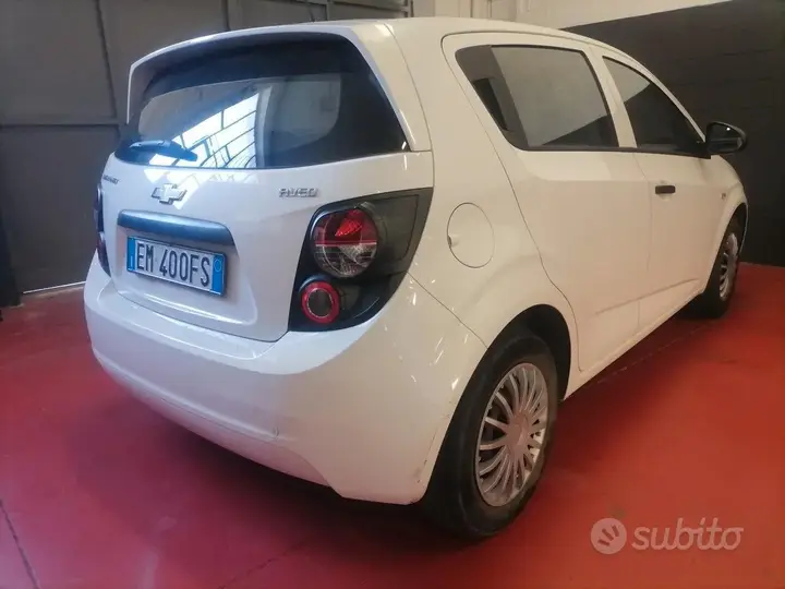Chevrolet Aveo 2012 photo 4