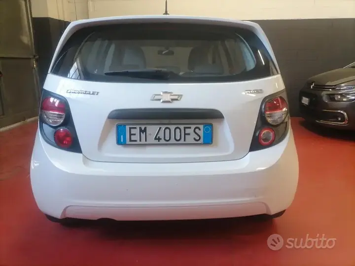 Chevrolet Aveo 2012 photo 5
