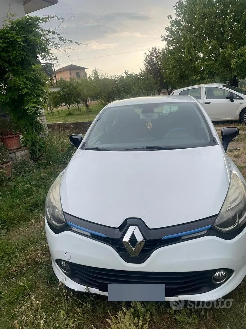 Renault Clio 2014 photo 2