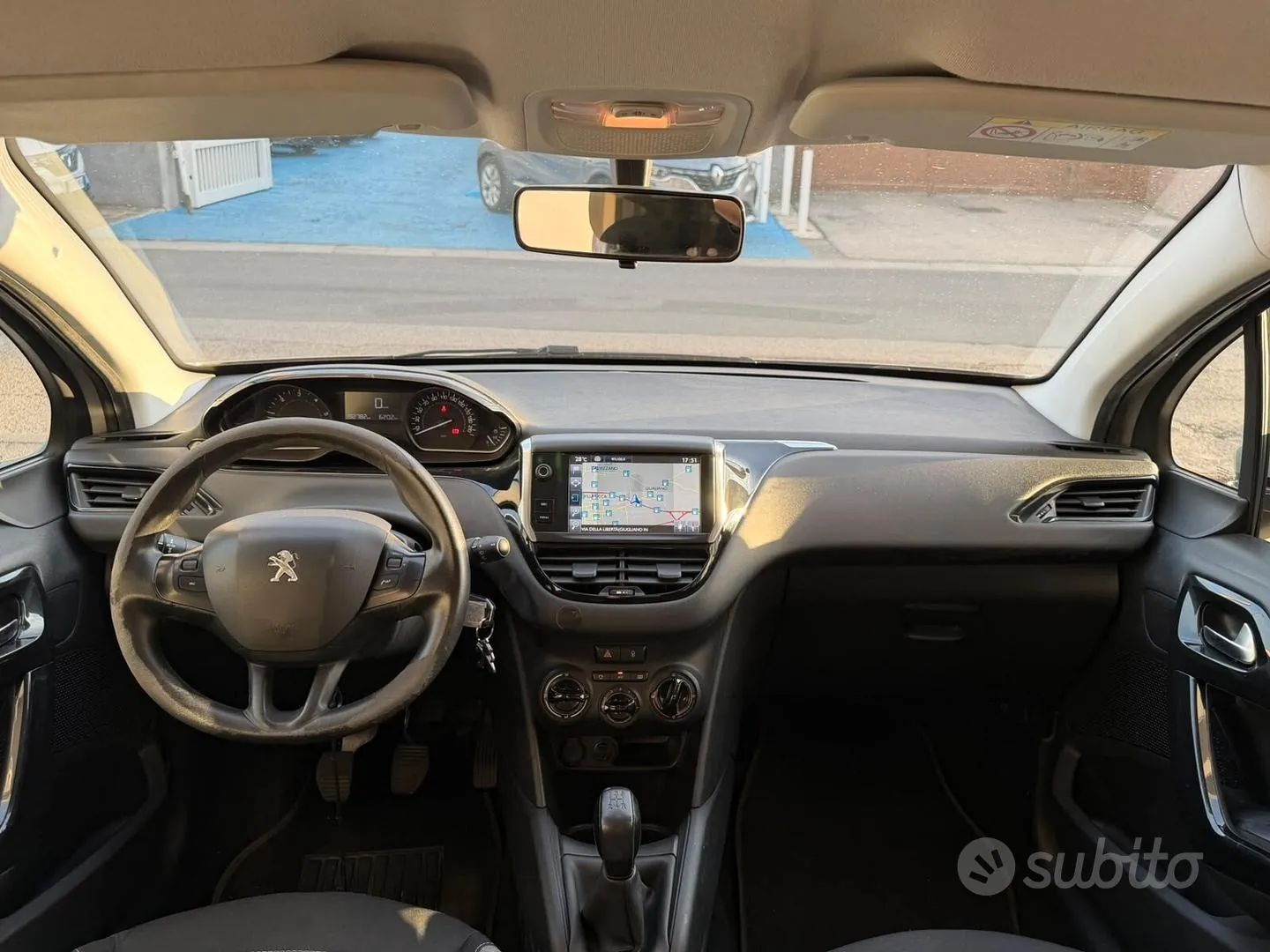 Peugeot 208 2016 photo 2