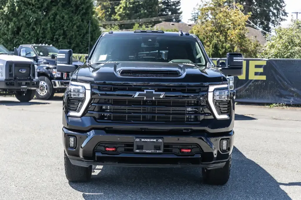 Chevrolet Silverado 3500 2026 photo 2