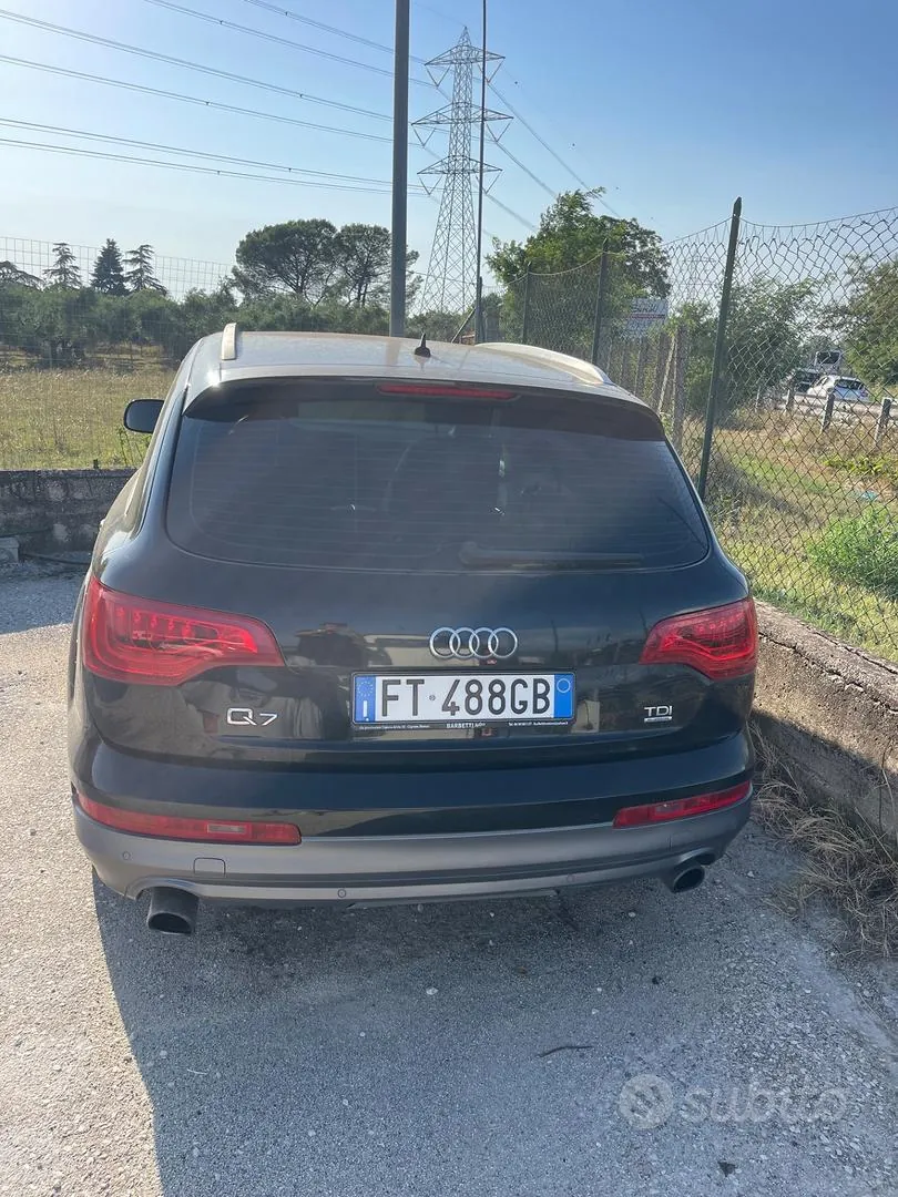 Audi Q7 2013 photo 2