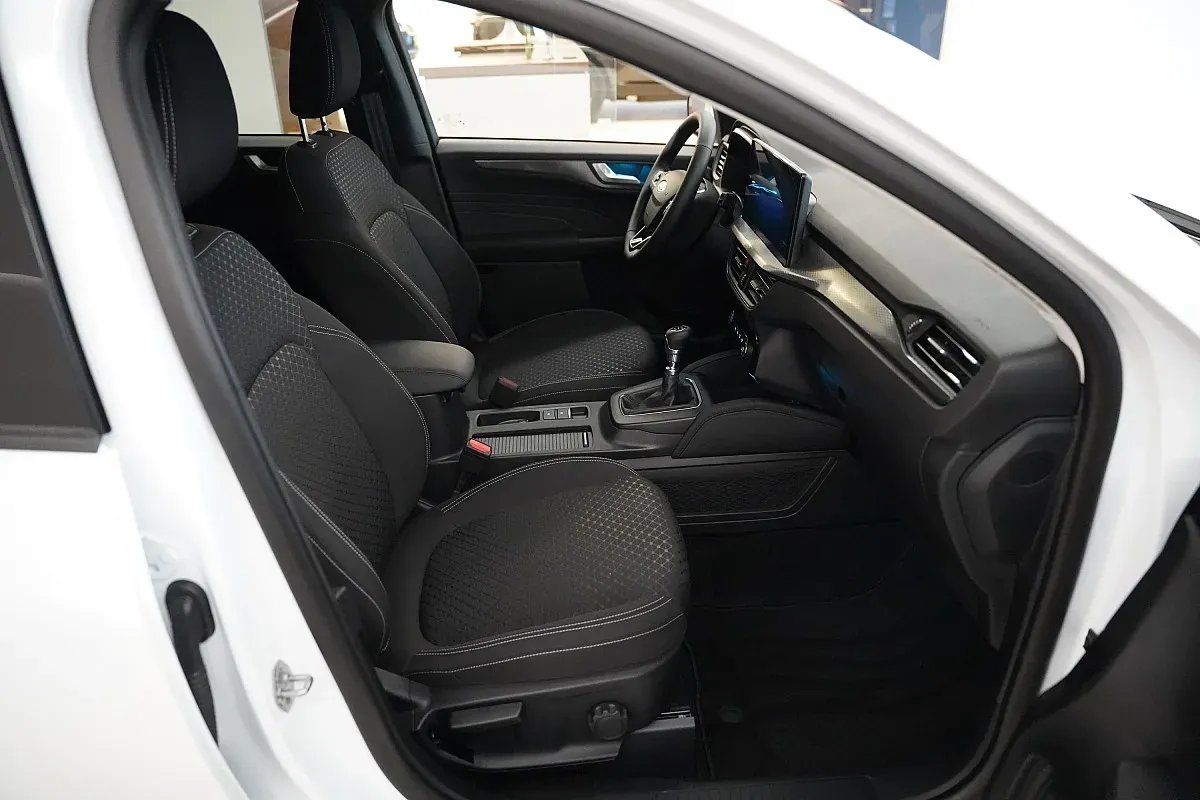 Ford Kuga 2025 photo 3