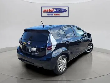 Toyota Aqua 2012 photo 5