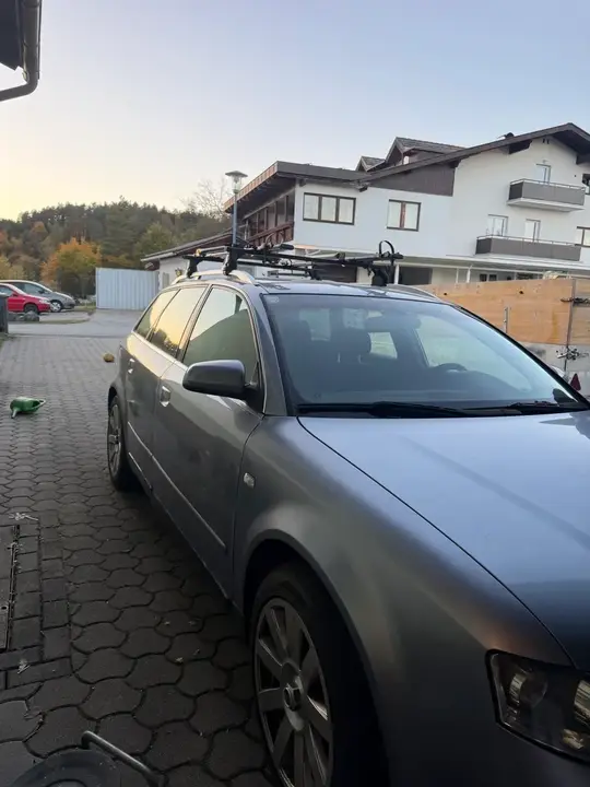 Audi A4 2004 photo 2