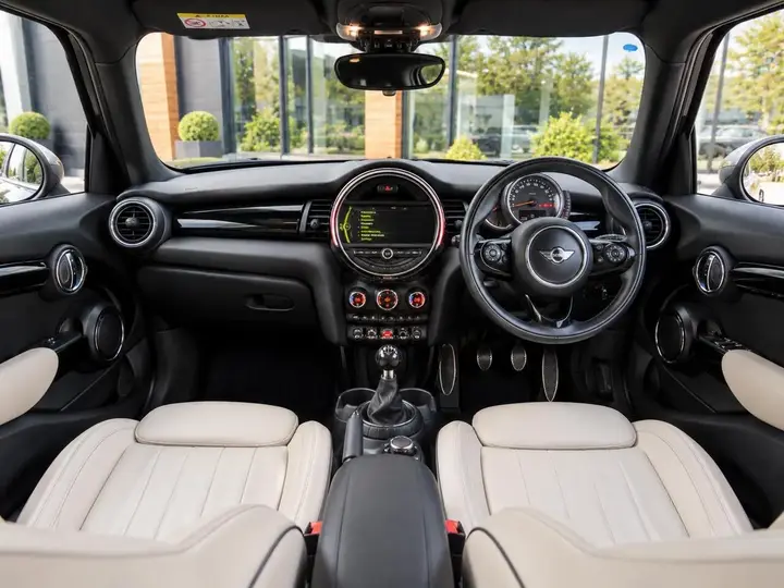 Mini Cooper S 2016 photo 2