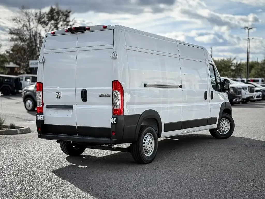 Ram Promaster 2500 2027 photo 2