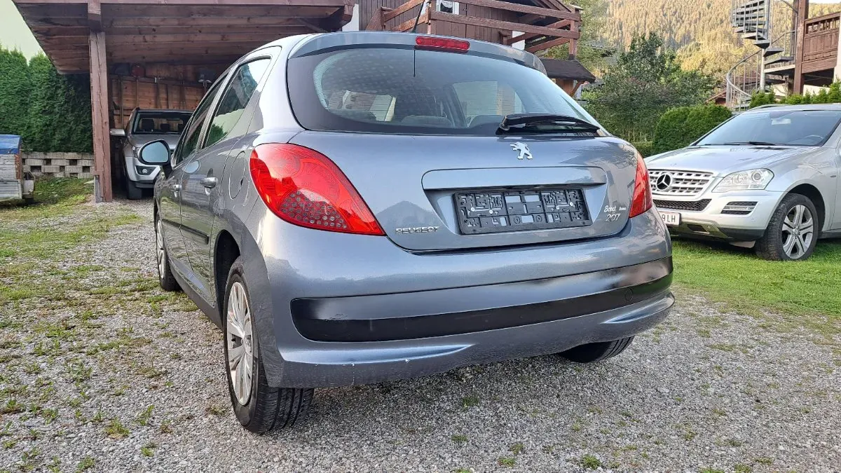 Peugeot 207 2007 photo 2