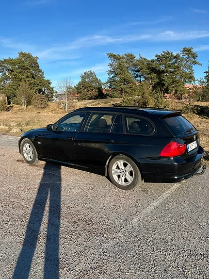 BMW 320D 2011 photo 2